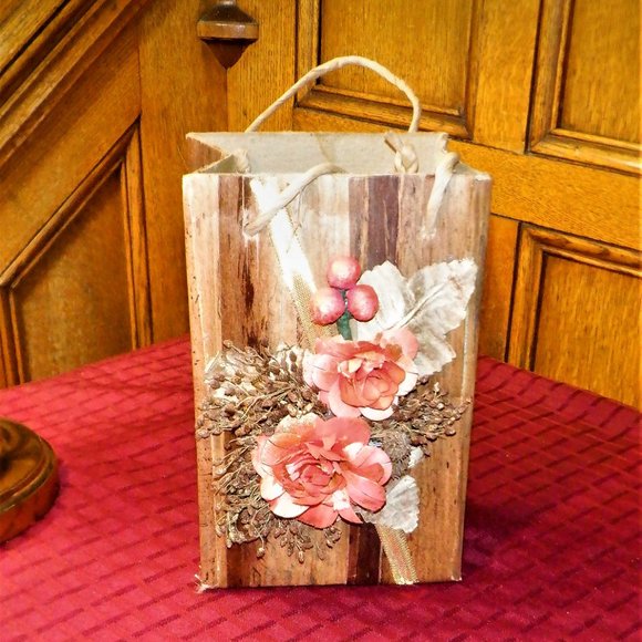 Ideal ~~~ Gift BAG ~~~ or Even Keep for Yourself as Part of Your Decor - Picture 4 of 5